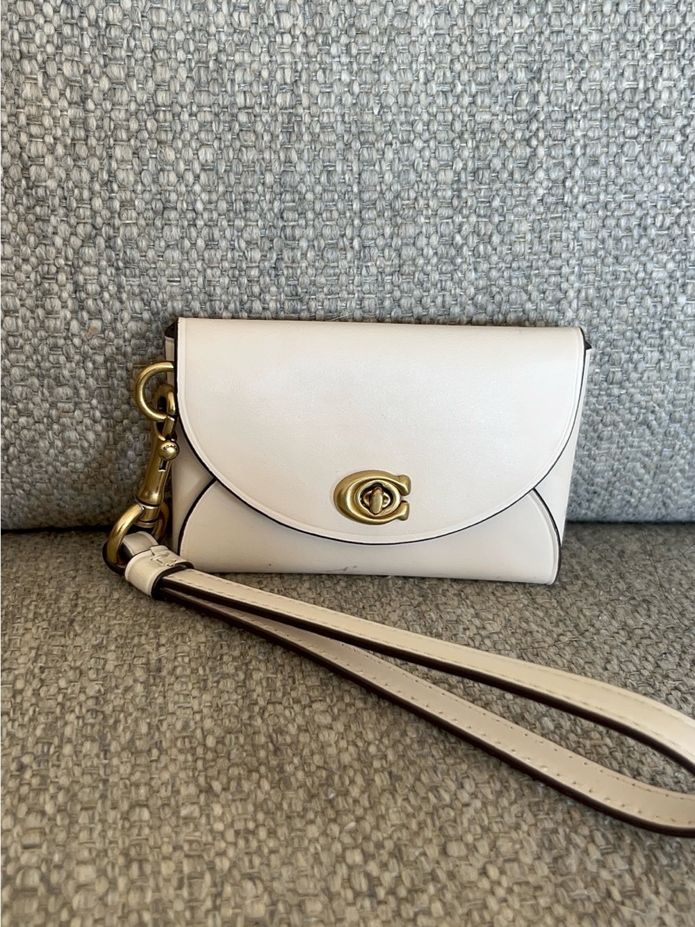 Coach Turnlock card  Holder